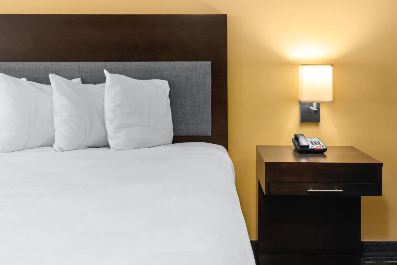 Aura Sfo Airport Free Shuttle Hotel San Bruno