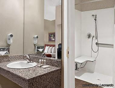 Aura Sfo Airport Free Shuttle 3* San Bruno
