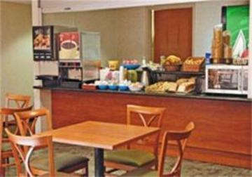 Aura Sfo Airport Free Shuttle 3*