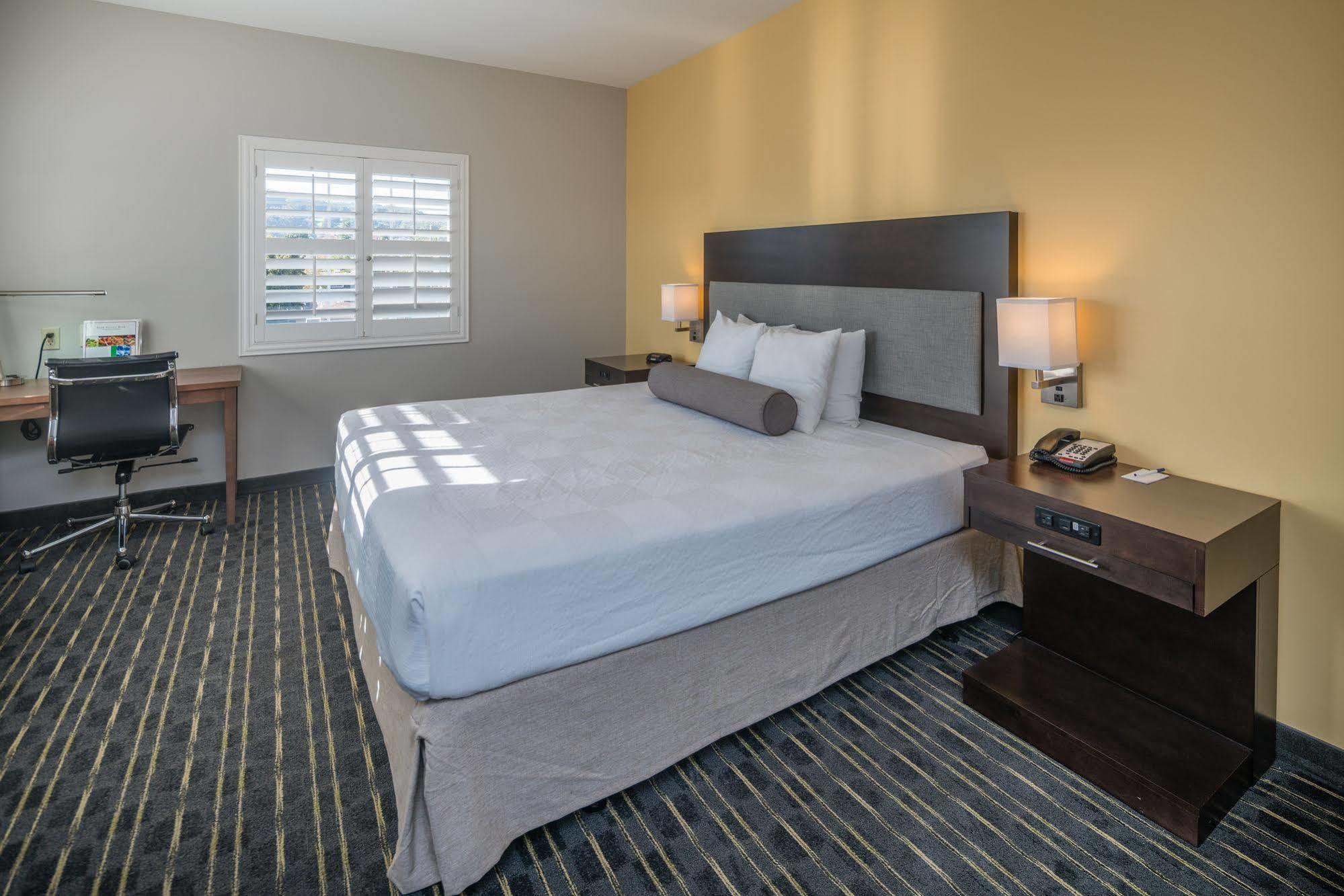 Aura Sfo Airport Free Shuttle 3* San Bruno