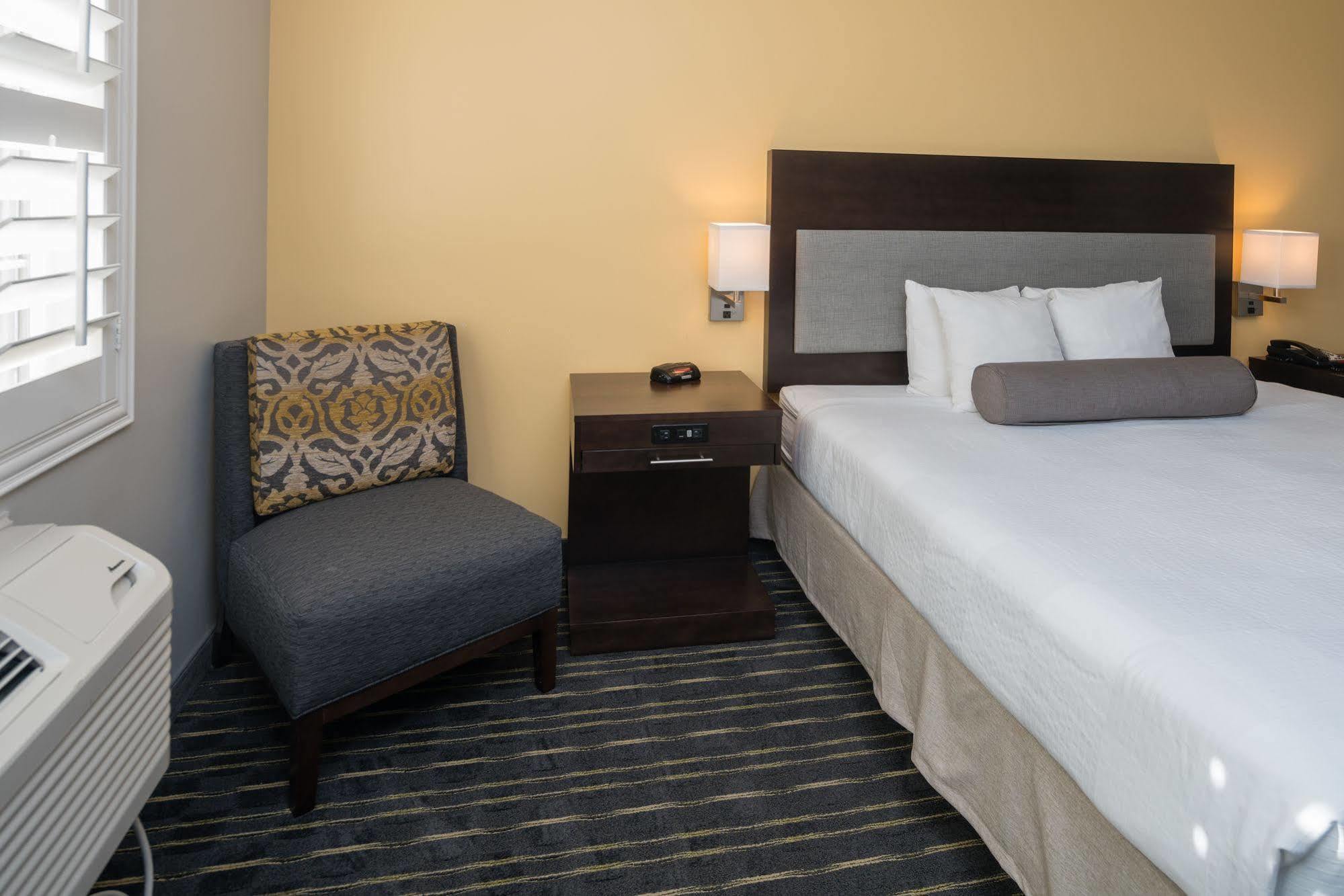 Hotel Aura Sfo Airport Free Shuttle San Bruno