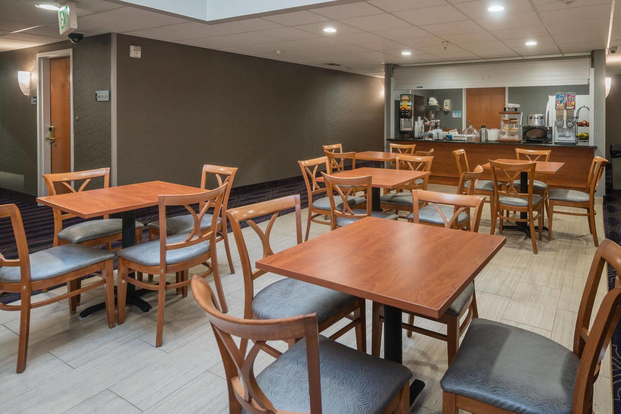 Aura Sfo Airport Free Shuttle Hotel San Bruno